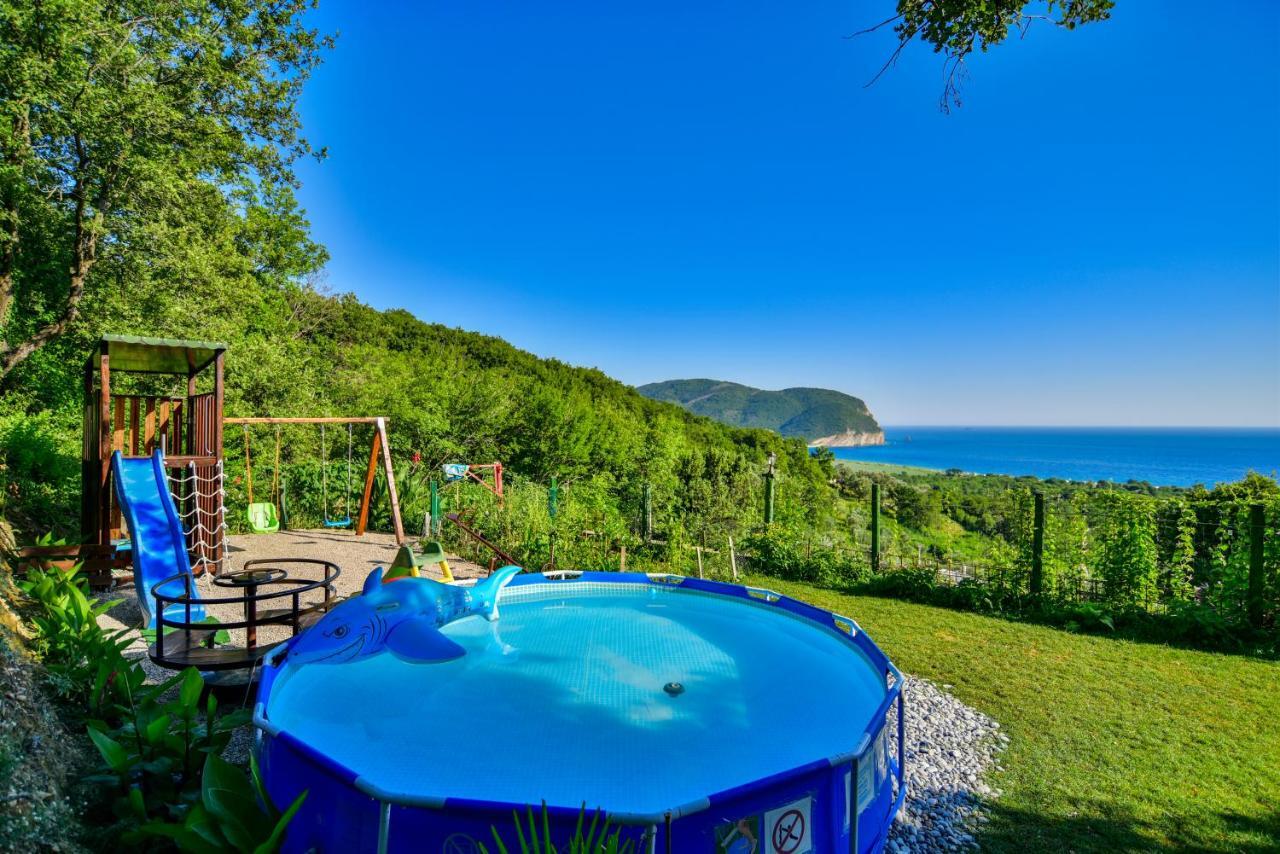 Pataki Studios Petrovac Eksteriør bilde