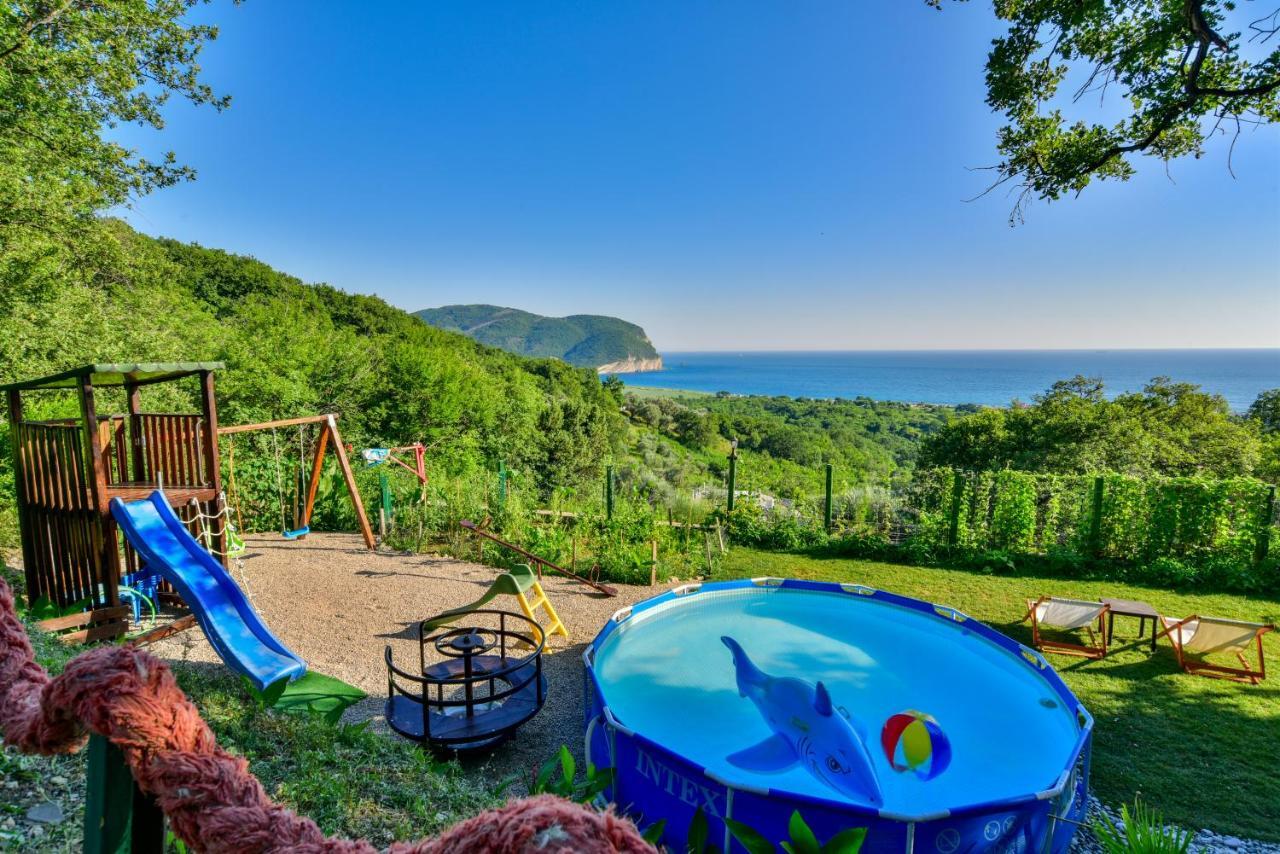 Pataki Studios Petrovac Eksteriør bilde
