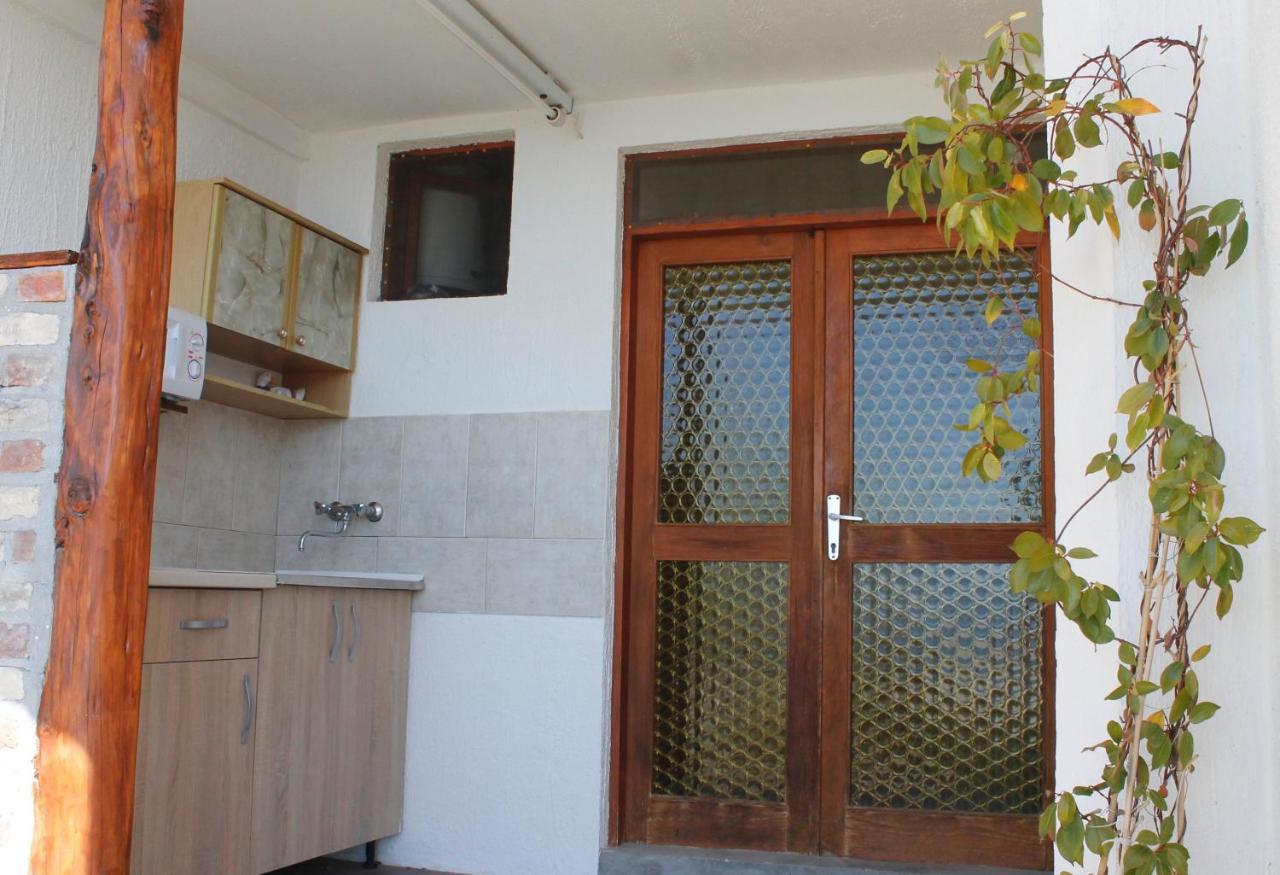 Pataki Studios Petrovac Eksteriør bilde