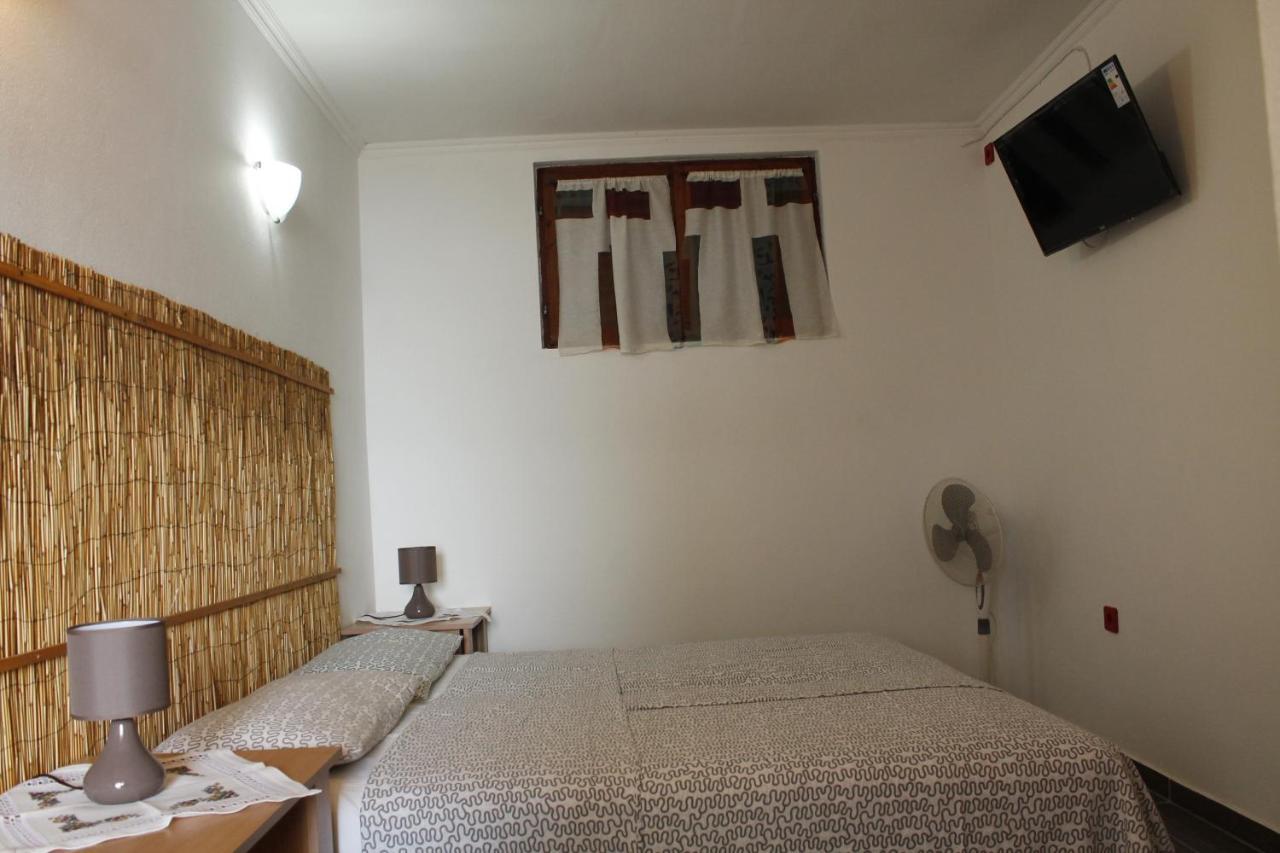 Pataki Studios Petrovac Eksteriør bilde